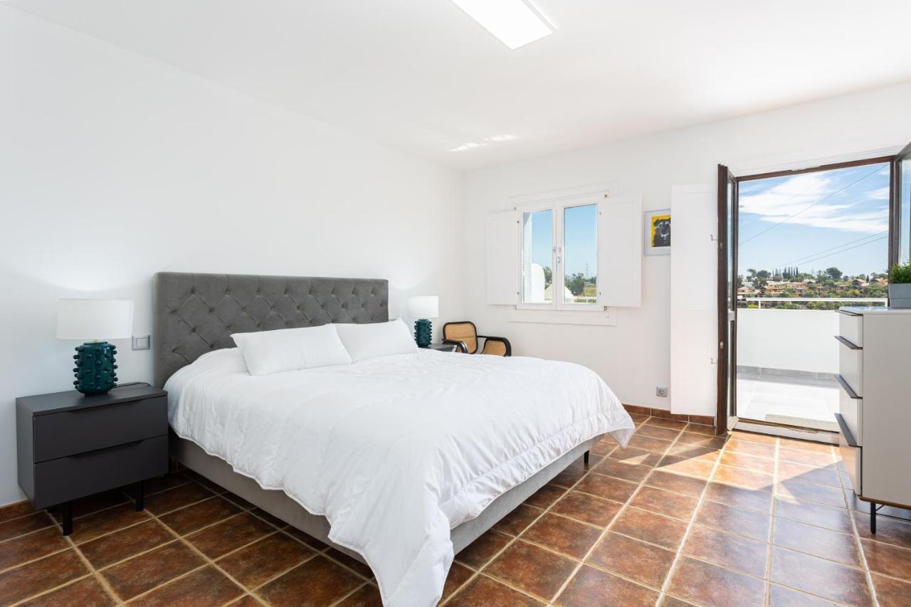 Private 4 Bedrooms House Shared Pool Montevideo Hills Golf By Aorastay Estepona