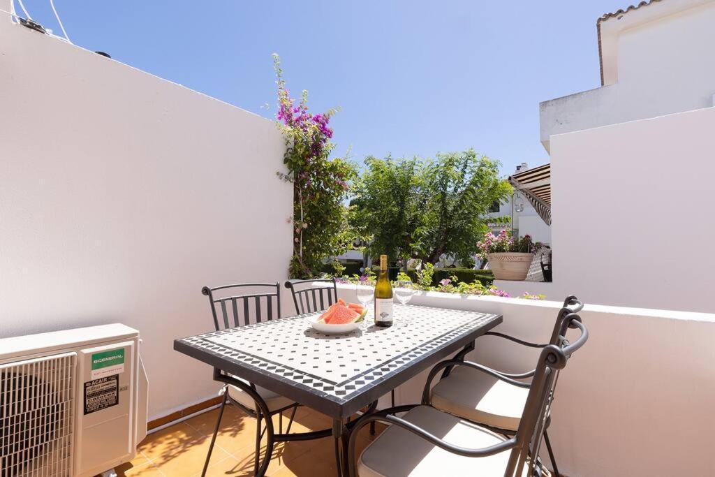 4 Bedroom Townhouse 200 Meters From The Beach! * Estepona