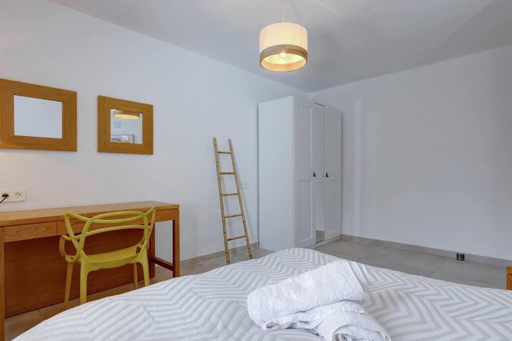 4 Bedroom Townhouse 200 Meters From The Beach! Appartement Estepona