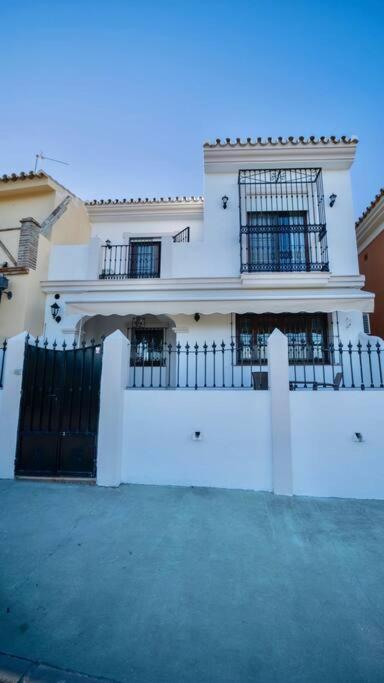 Holiday home Preciosa Casa 4 Con Piscina Privada Estepona