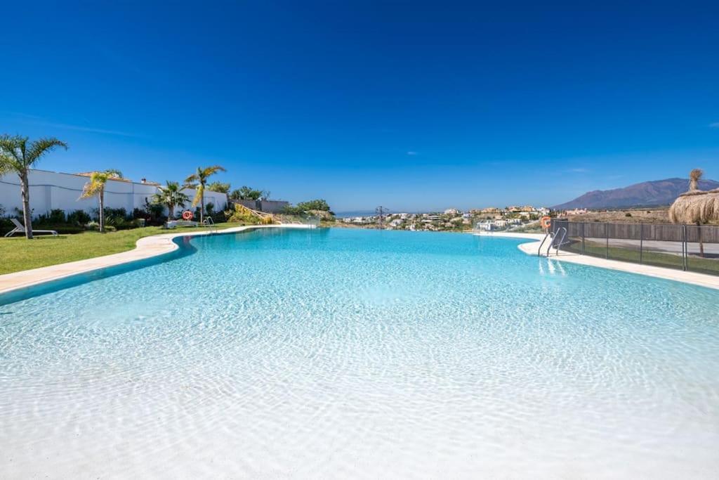 Apartment Luxury 3 Bed With Pools And Gym Estepona