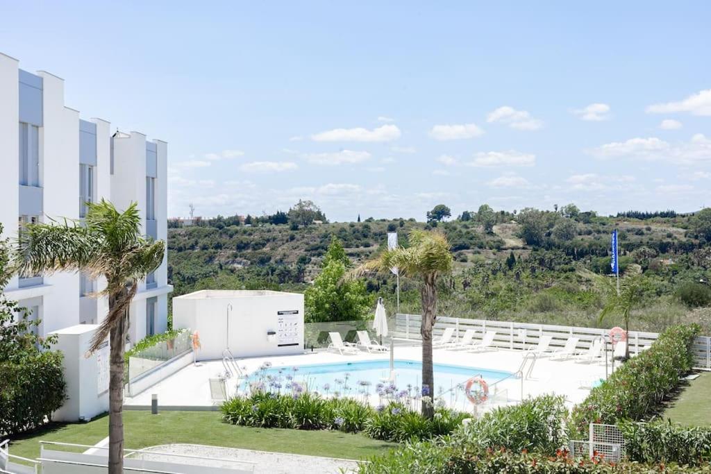 Stylish 3 Bedroom Le Mirage Close To Rdr317 Estepona
