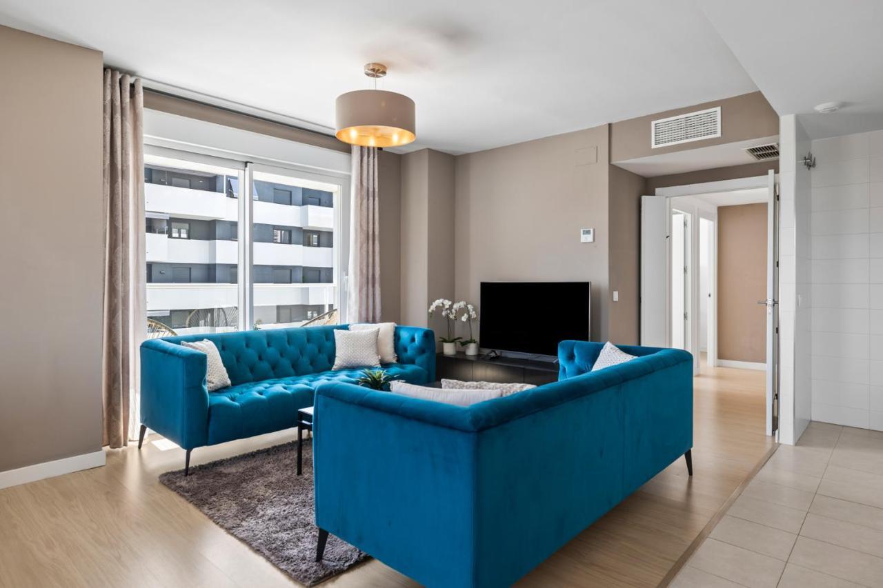 Luxury New Center - Private Parking Apartment *