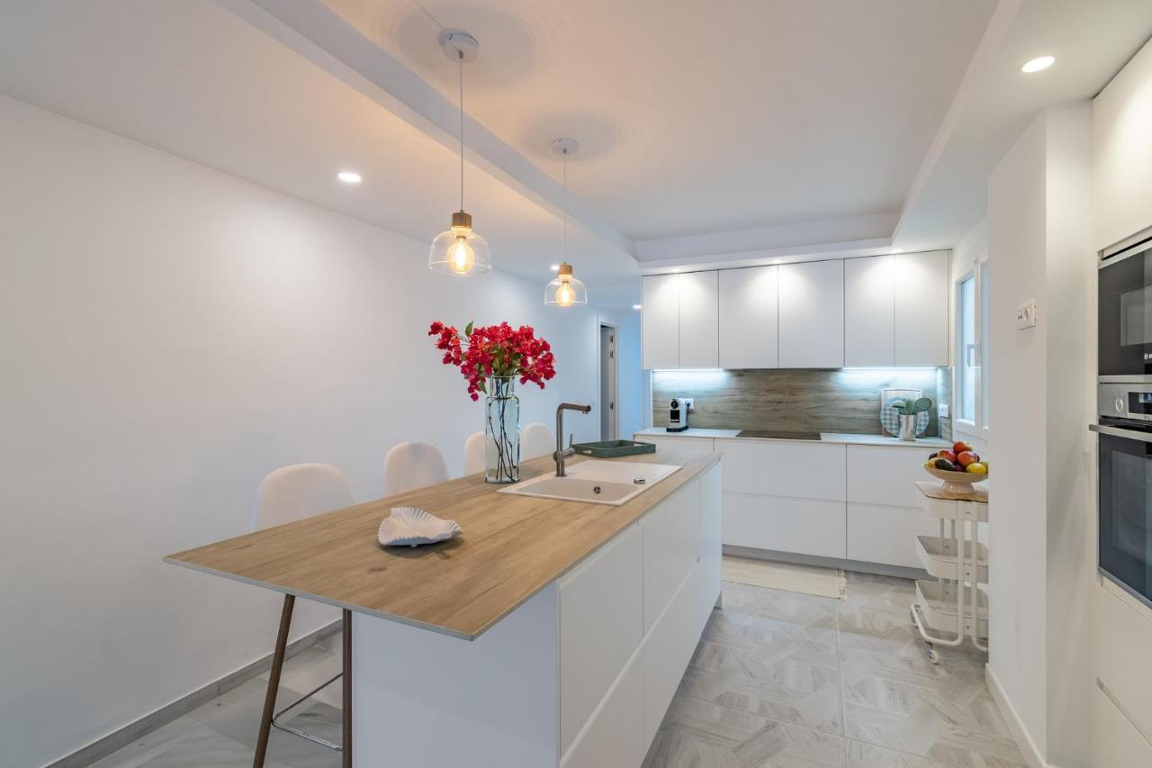 Espectacular Apartamento Estepona, Primera Linea De Playa, Totalmente Reformado En 2023 Apartamento Estepona
