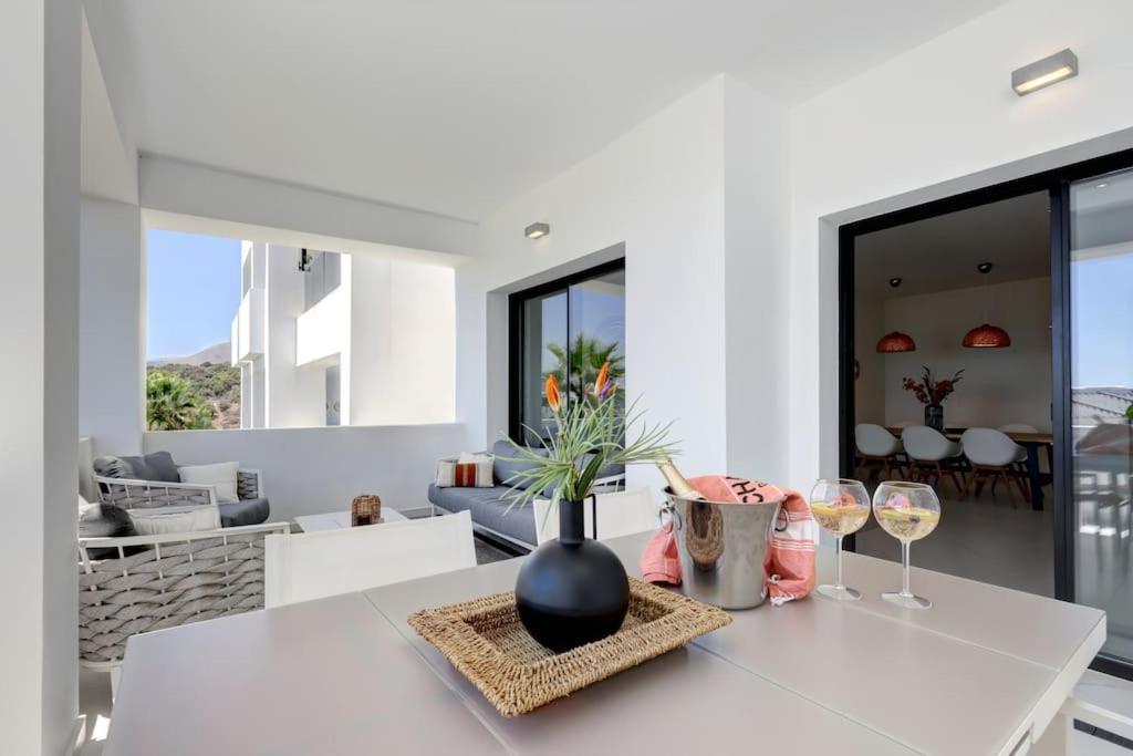Brand New Gorgeous 2 Bed At Hills! * Estepona