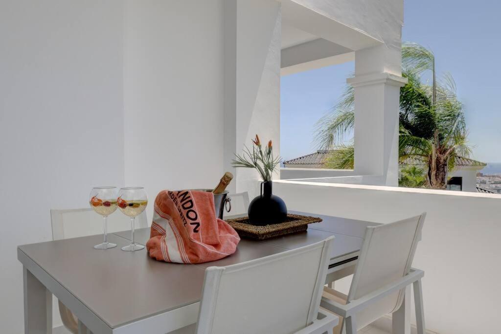 Brand New Gorgeous 2 Bed At Hills! Apartment