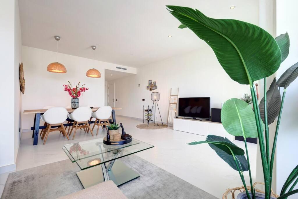 Brand New Gorgeous 2 Bed At Hills! Apartment *