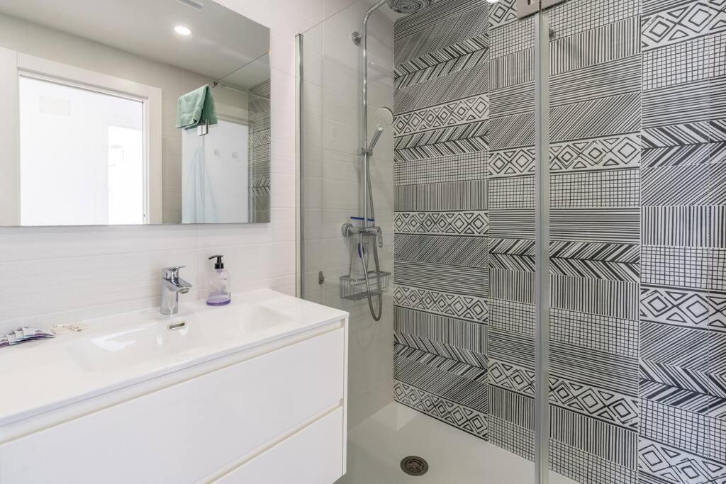 Ar1 Bright With Beautiful Sea Views Apartment *