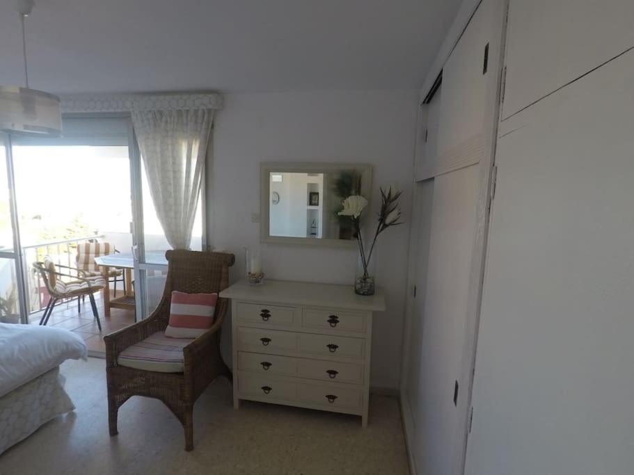 Apartment Large Three Bedroom Panoramic Sea Views *