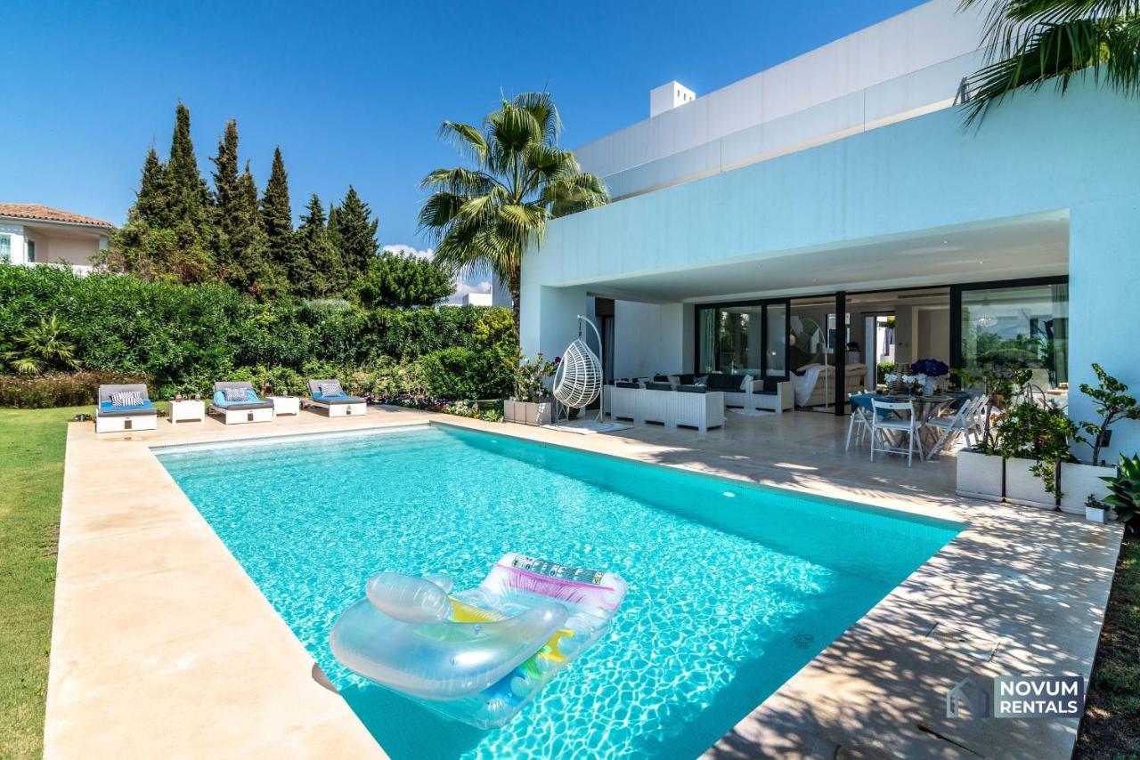 Remarkable 5-bdrm - Heated Pool & Gym * Estepona