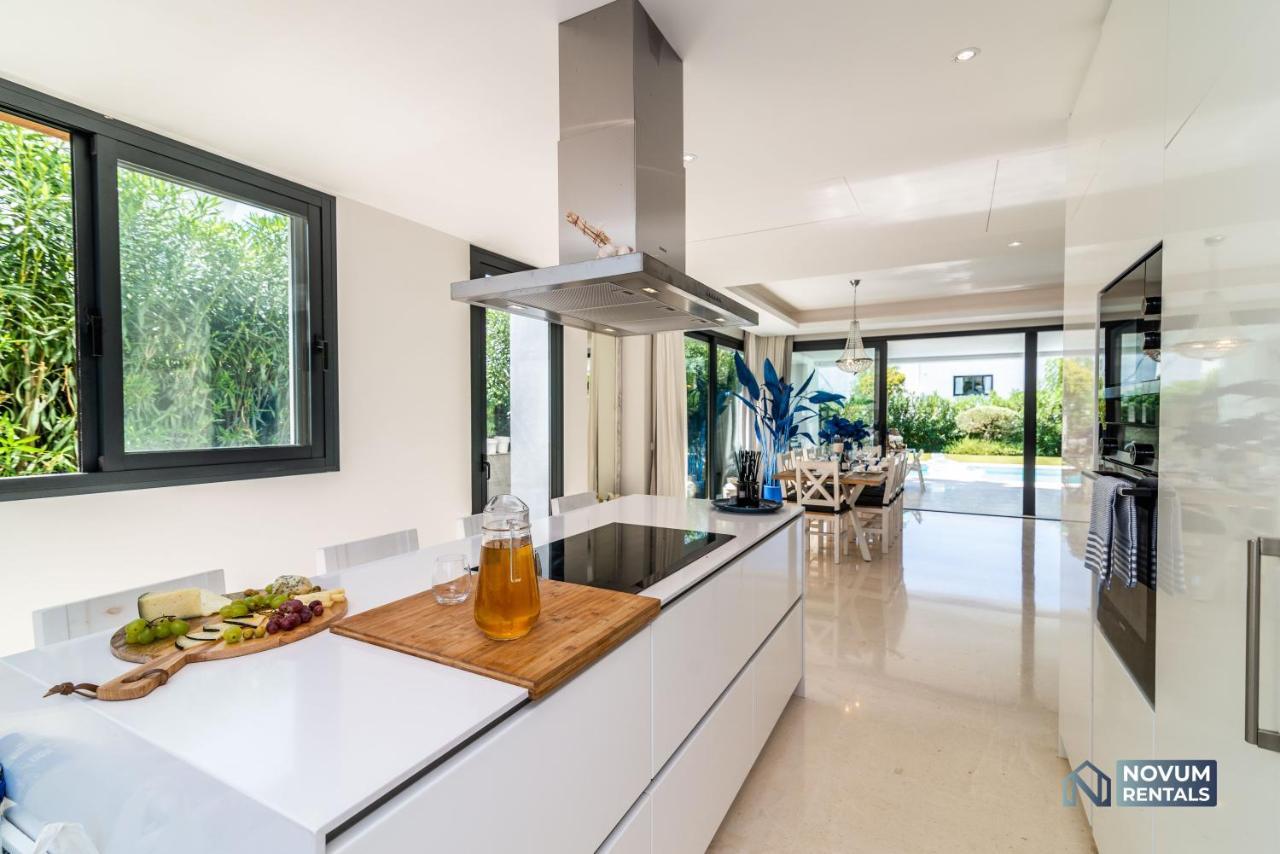 Remarkable 5-bdrm - Heated Pool & Gym