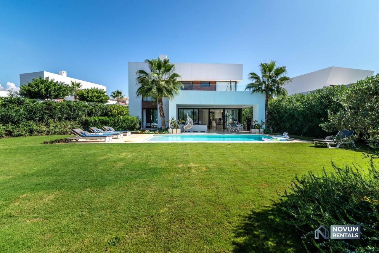 Villa Remarkable 5-bdrm - Heated Pool & Gym