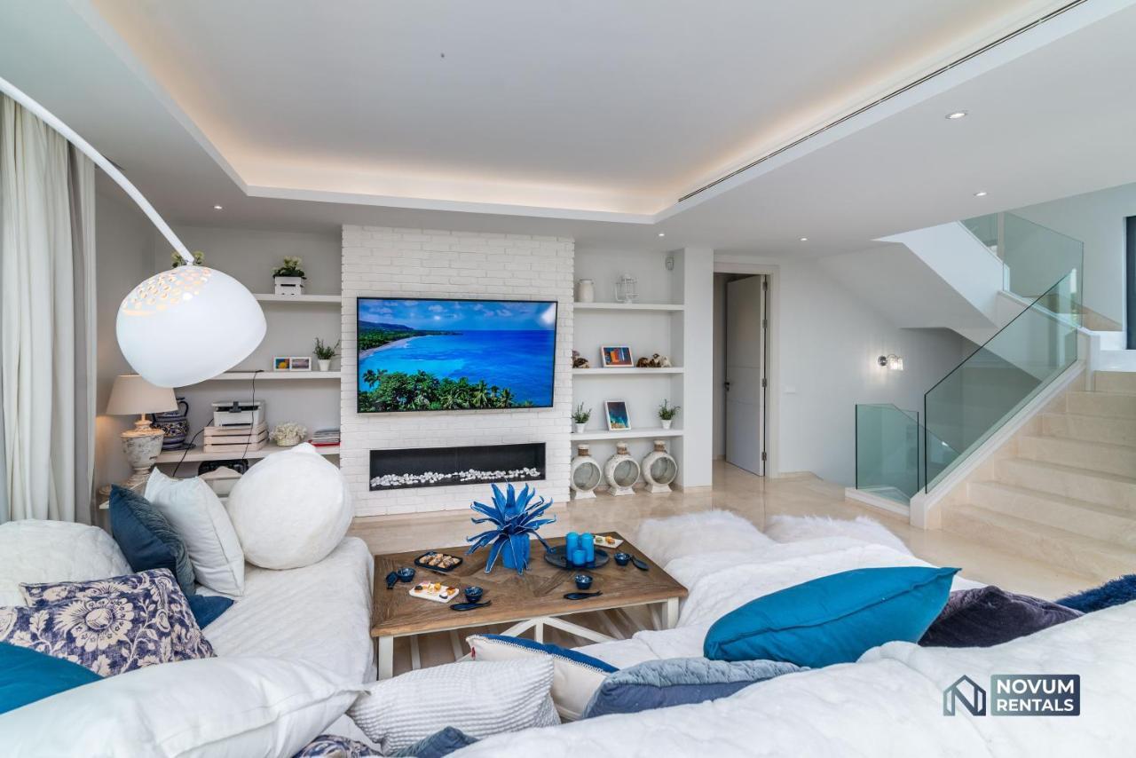 Remarkable 5-bdrm - Heated Pool & Gym Villa Estepona