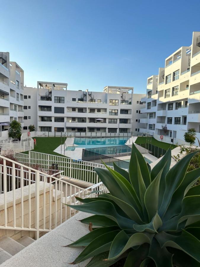 Blueskyesteponagardens Apartamento *