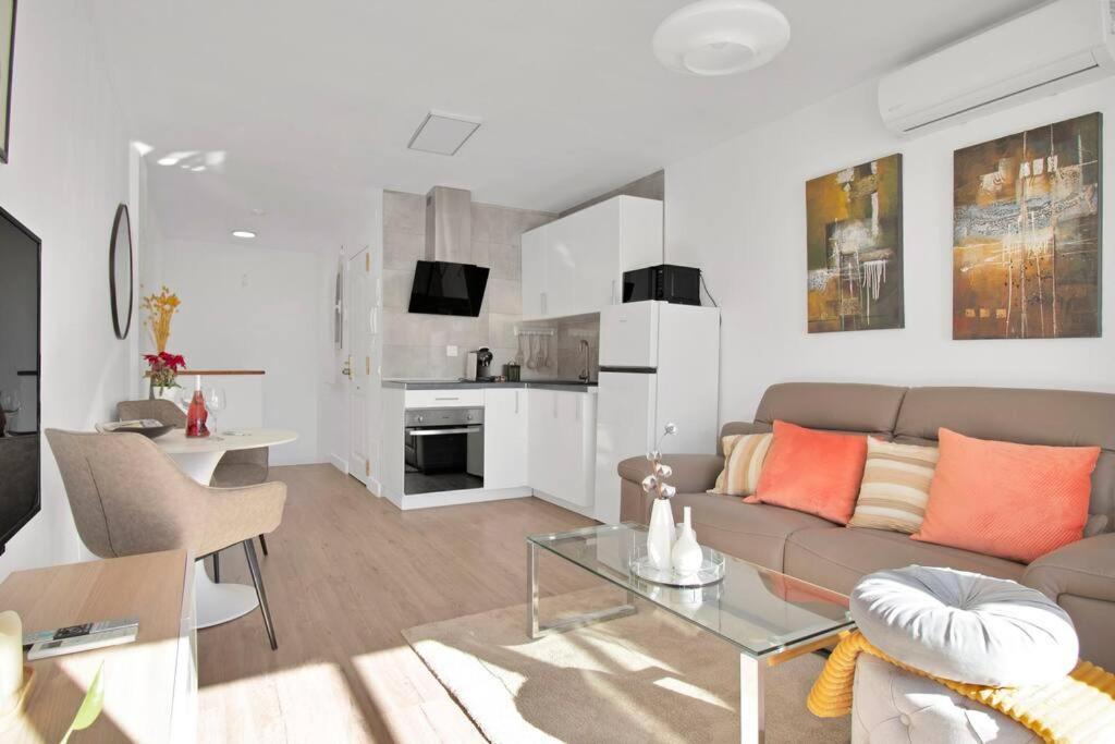 Moderno Duplex Con Vistas Al Mar En - Abejeras 409 Estepona