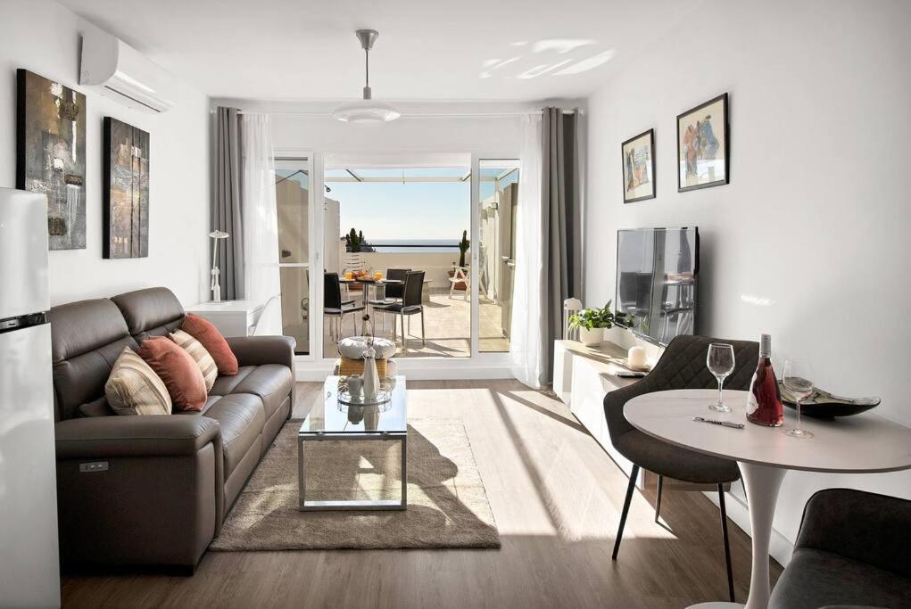 Moderno Duplex Con Vistas Al Mar En - Abejeras 409 * Estepona