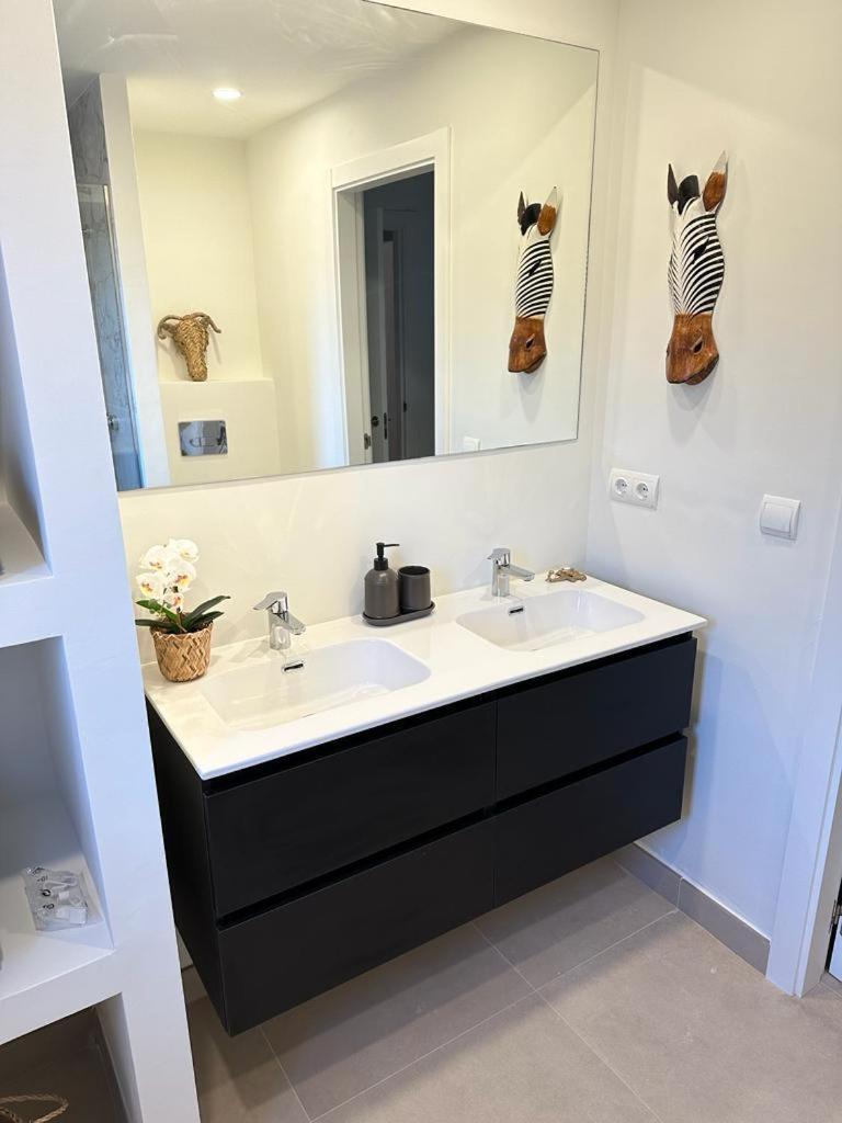 Apartment Alejandra - Gerenoveerd Direct Aan Zee