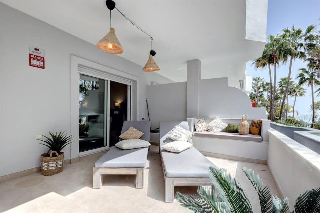 Renovated Aranja: With Big Balcony And Sea View Apartment *