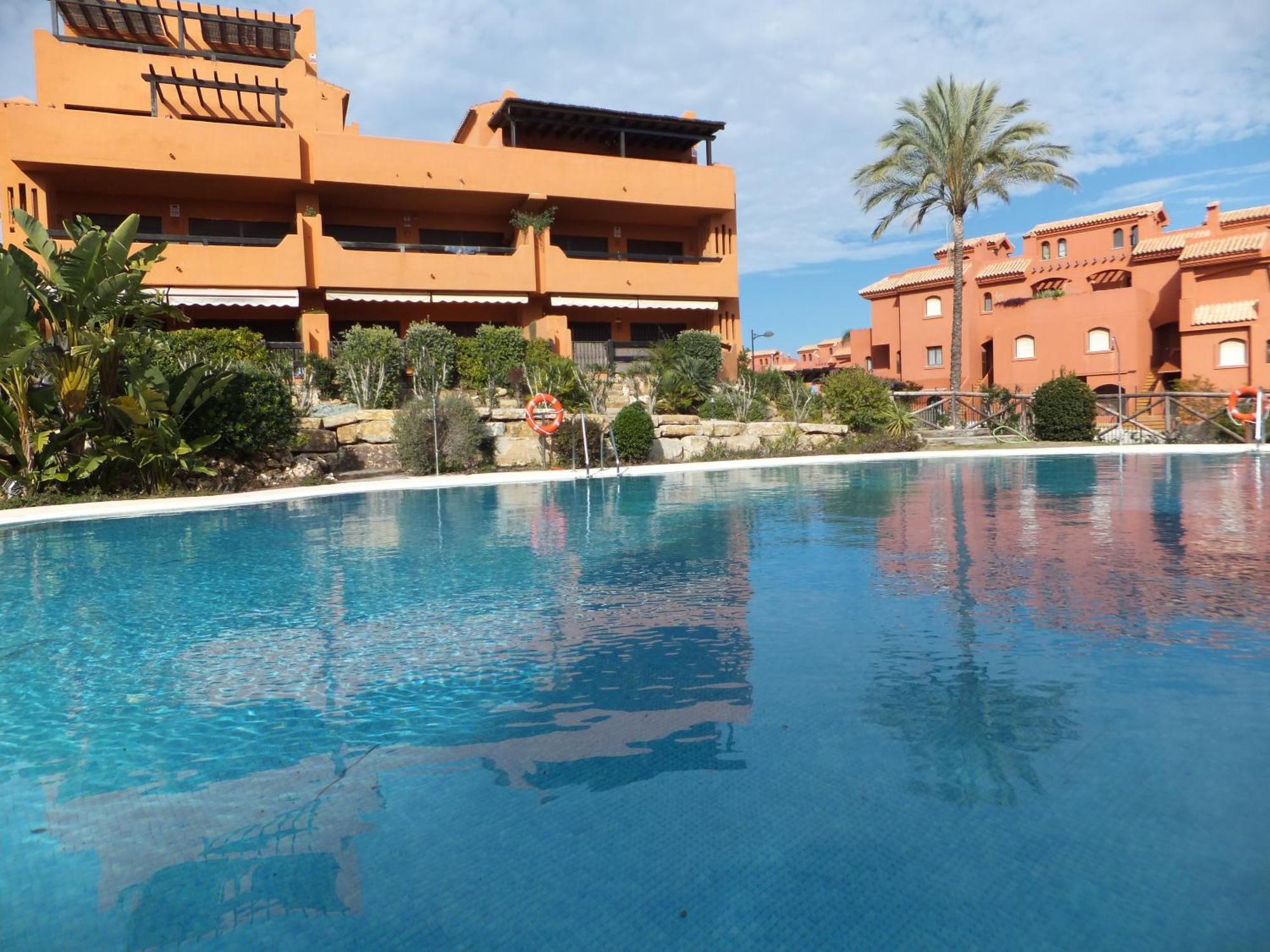 Jardines, Piscina Y Mar *
