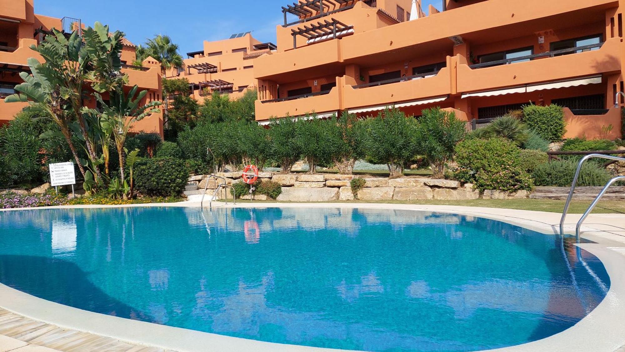 Jardines, Piscina Y Mar * Estepona