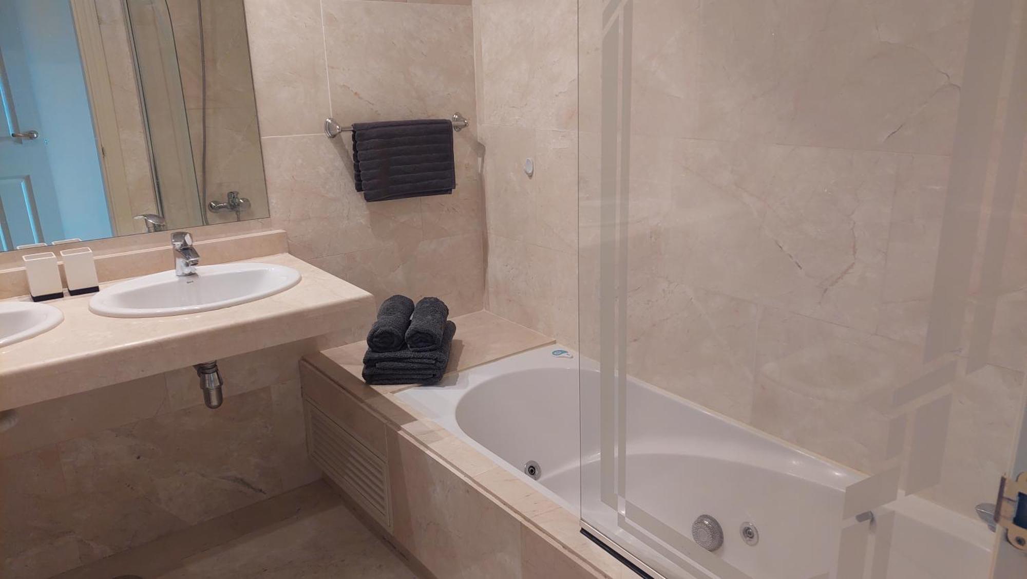 Jardines, Piscina Y Mar Apartment Estepona