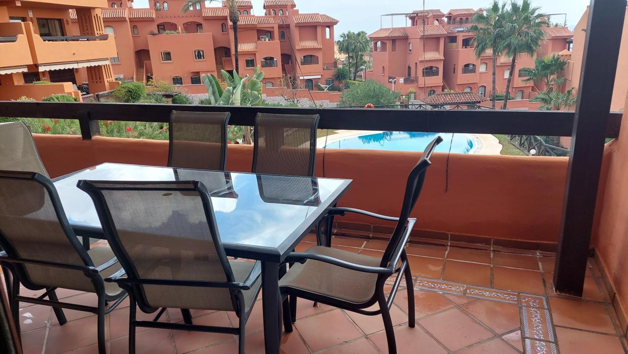 Jardines, Piscina Y Mar *