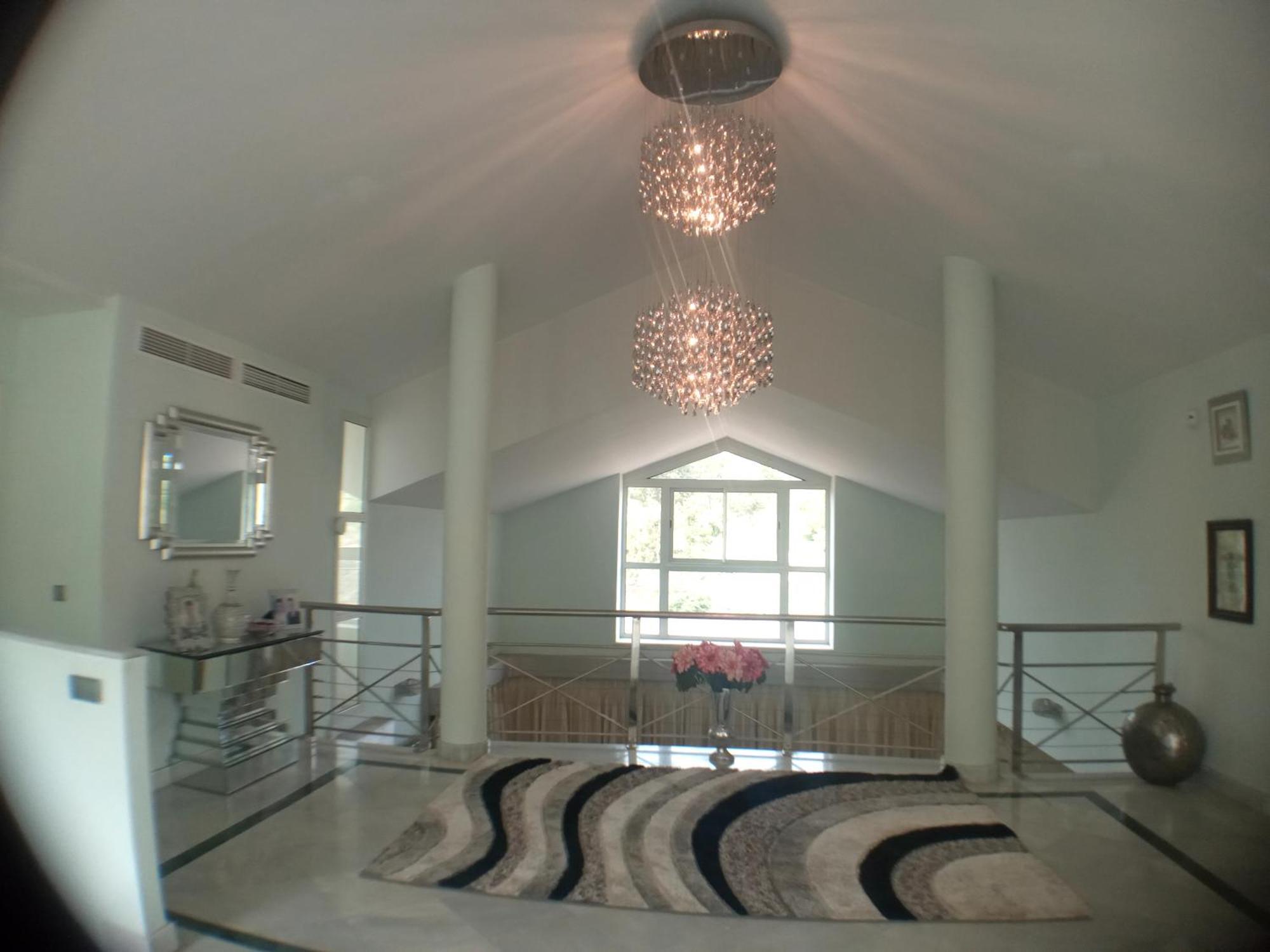 Villa Crystal