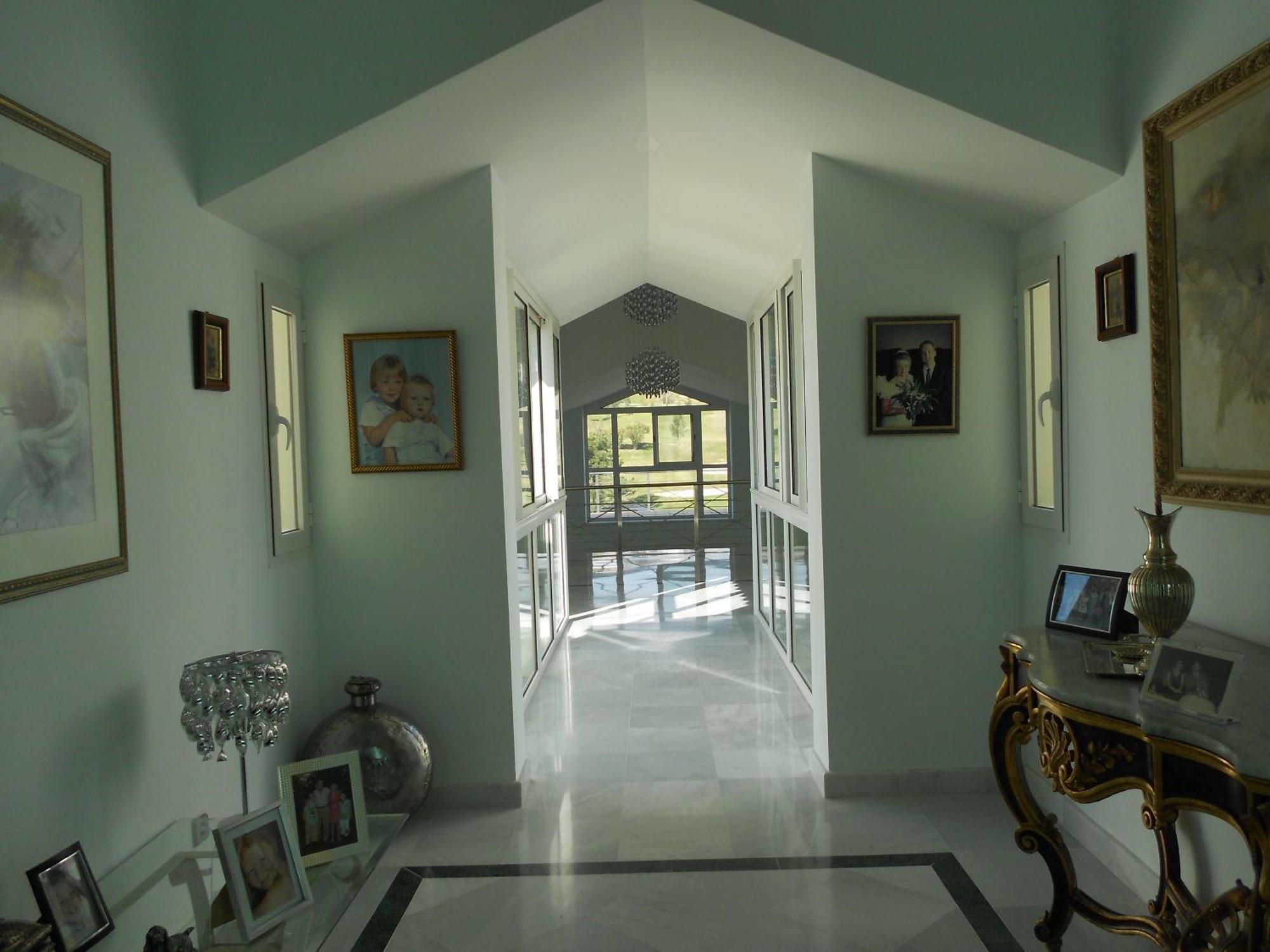 Crystal Villa *