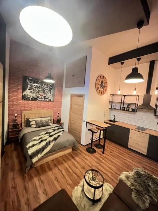 Industrial Loft Estudio Apartment