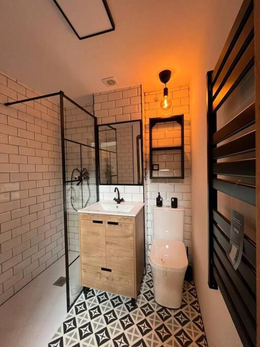 Industrial Loft Estudio Apartment