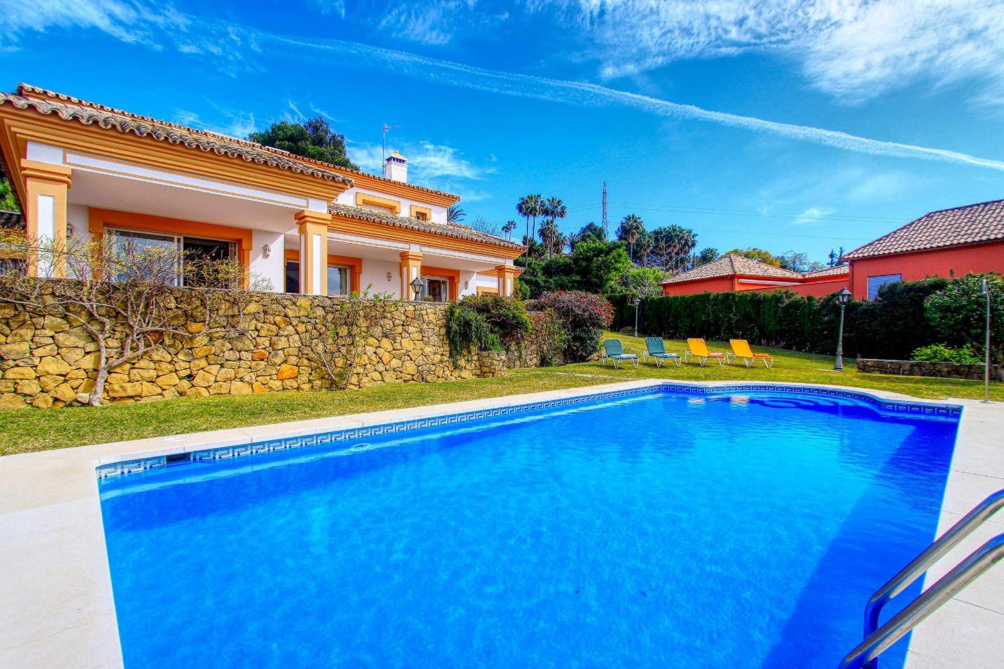 1175 El Paraiso * Estepona