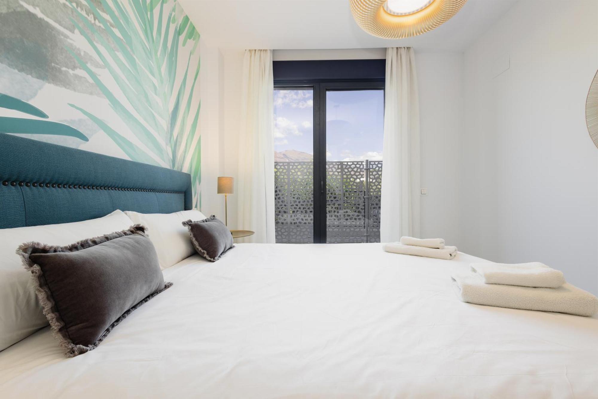 Apartment Luxurious 2 Bedroom Close To The In *