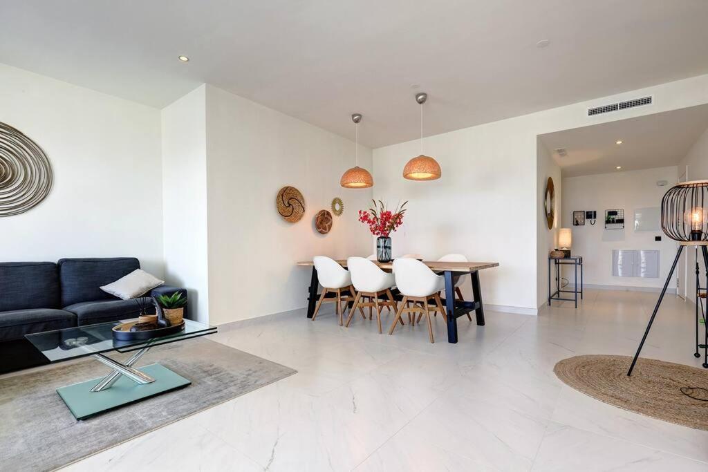 Brand New Gorgeous 2 Bed At Hills! Appartement *