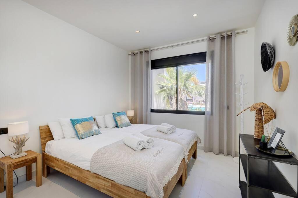 Brand New Gorgeous 2 Bed At Hills! *
