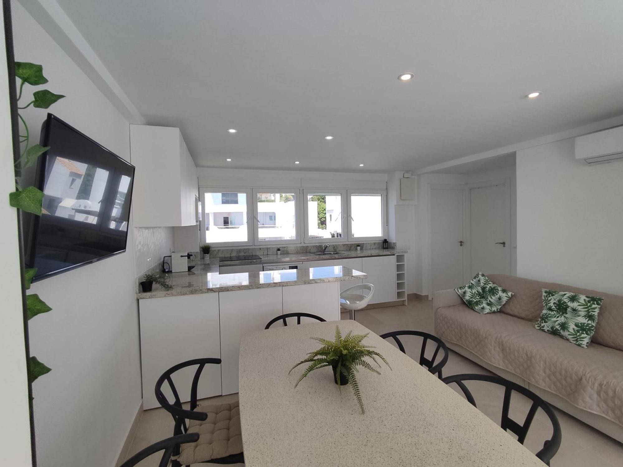 Front Sea View Penthouse Appartement
