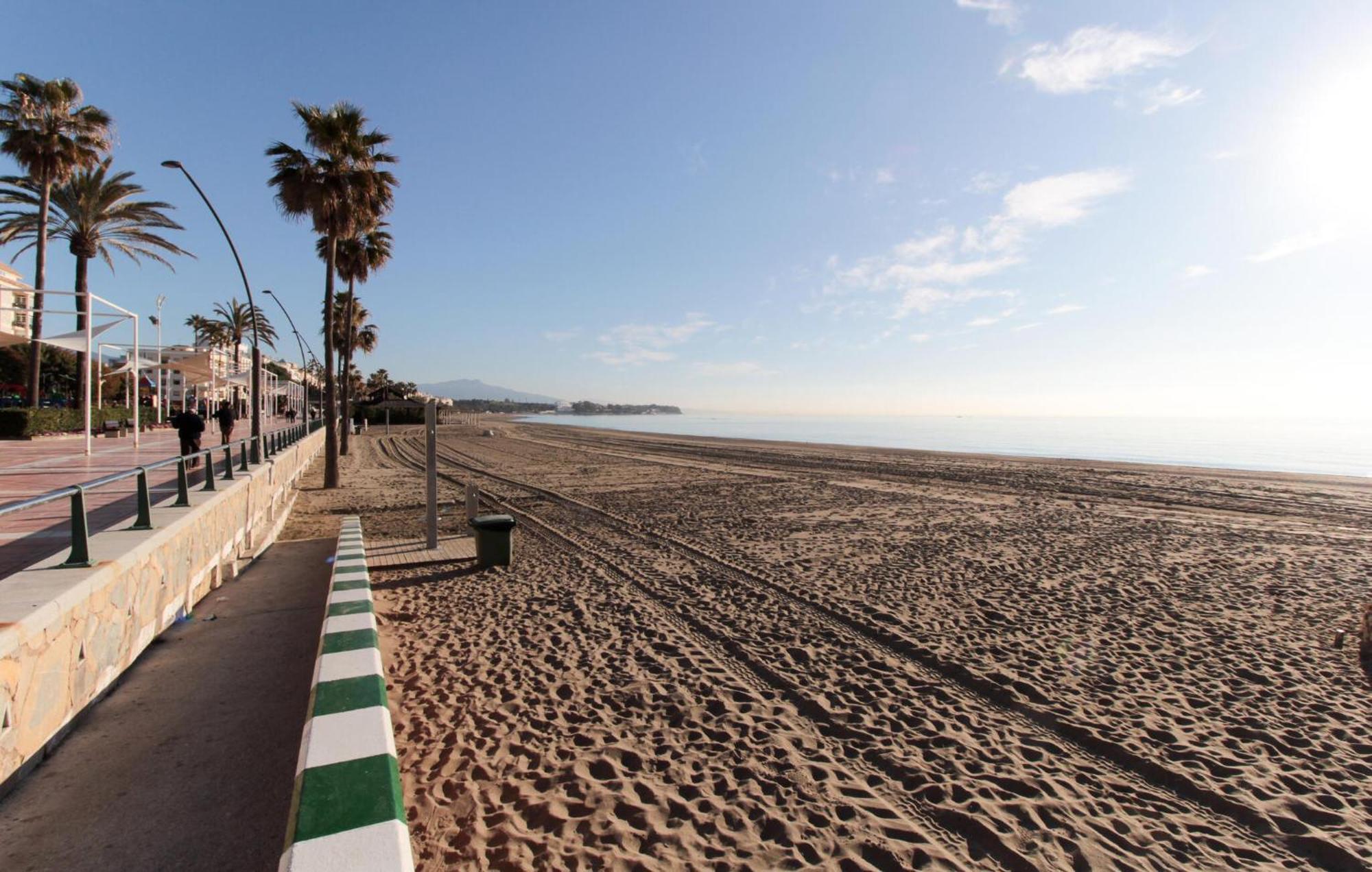Apartamento Awesome In With House Sea View
