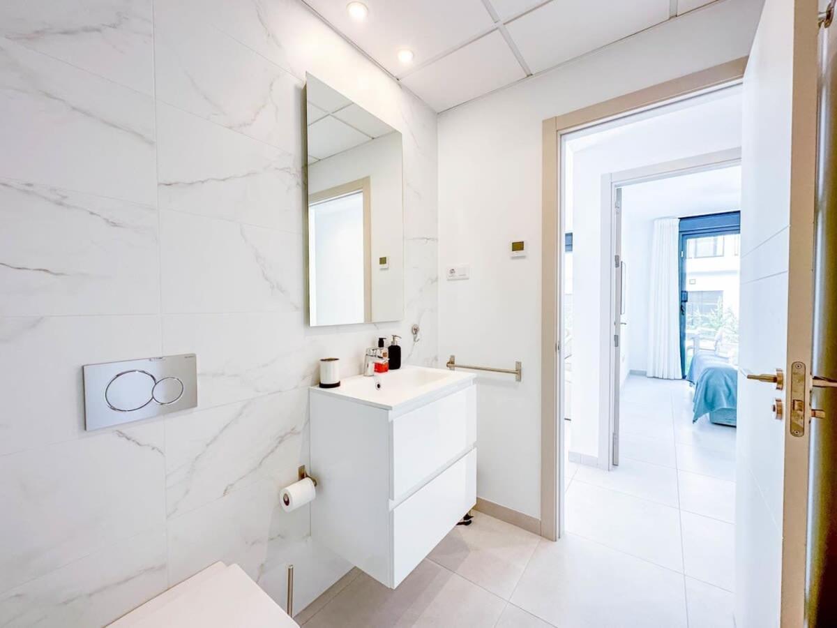 Rooftop Jacuzzi Pools Modern Wifi Townhouse Apartamento