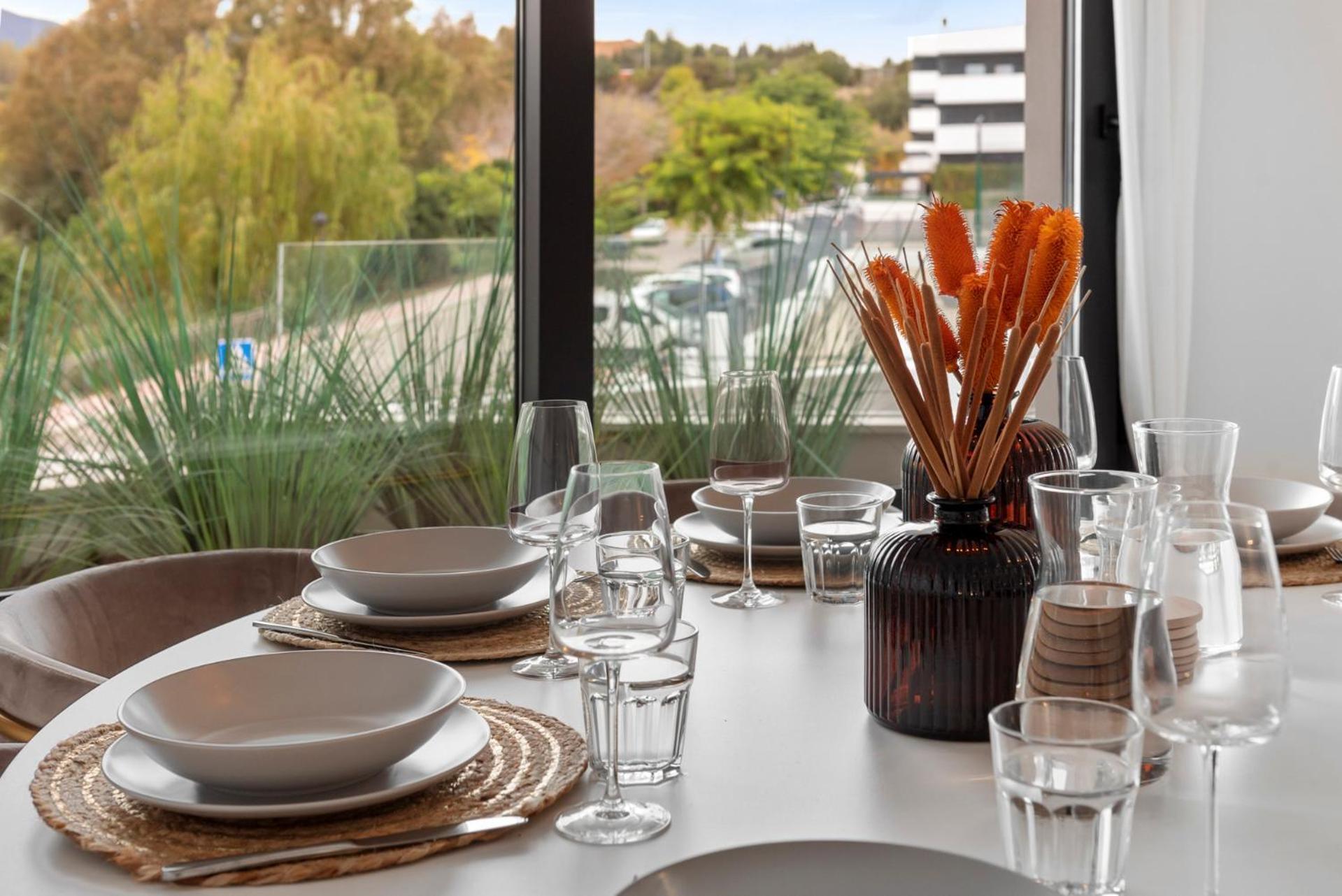 Modern 3-bedroom Family Centre Apartment *