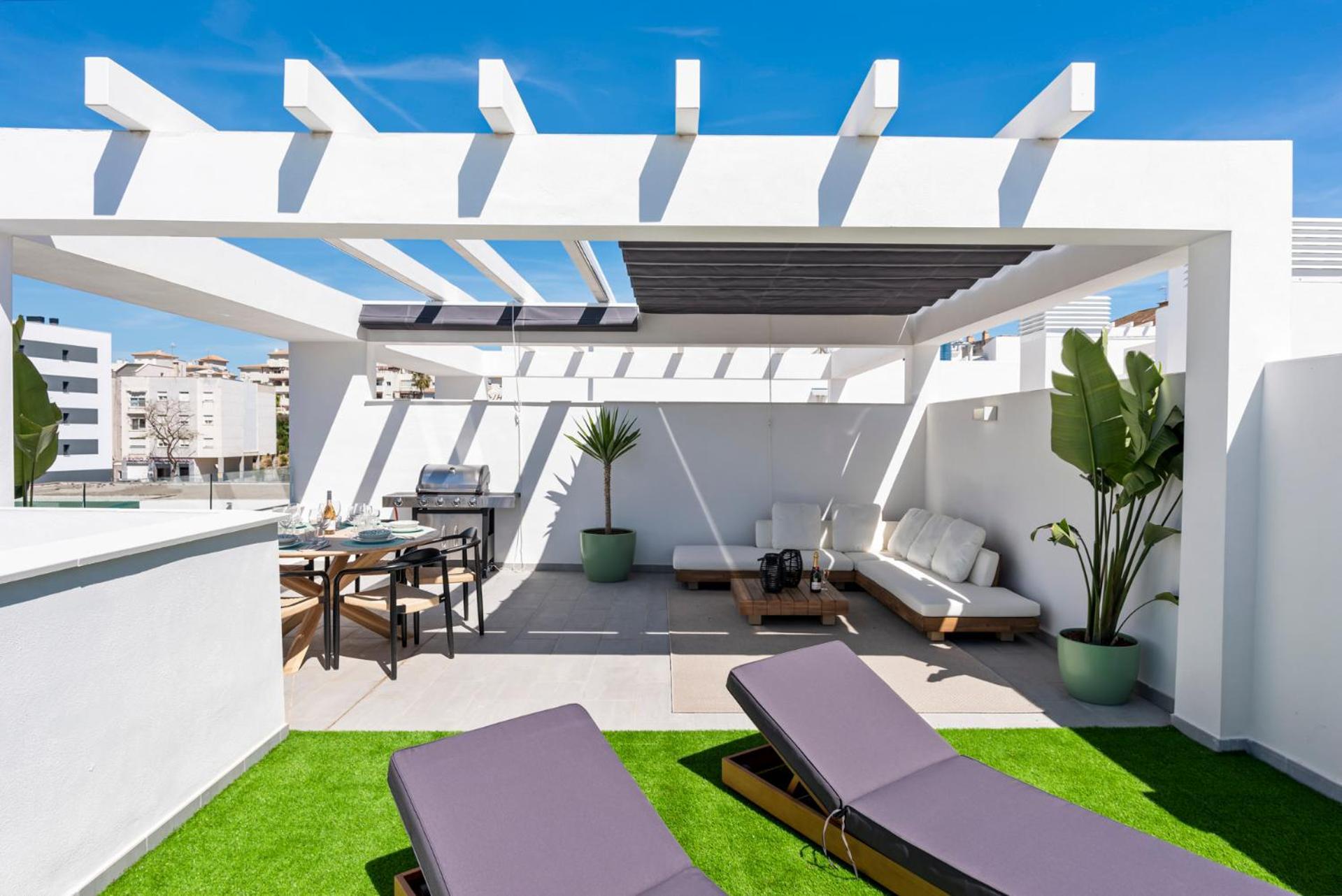 High-end Rooftop Penthouse Near & Apartment Estepona