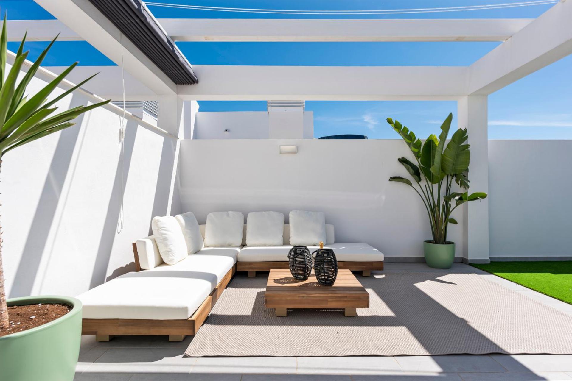 High-end Rooftop Penthouse Near & Appartement