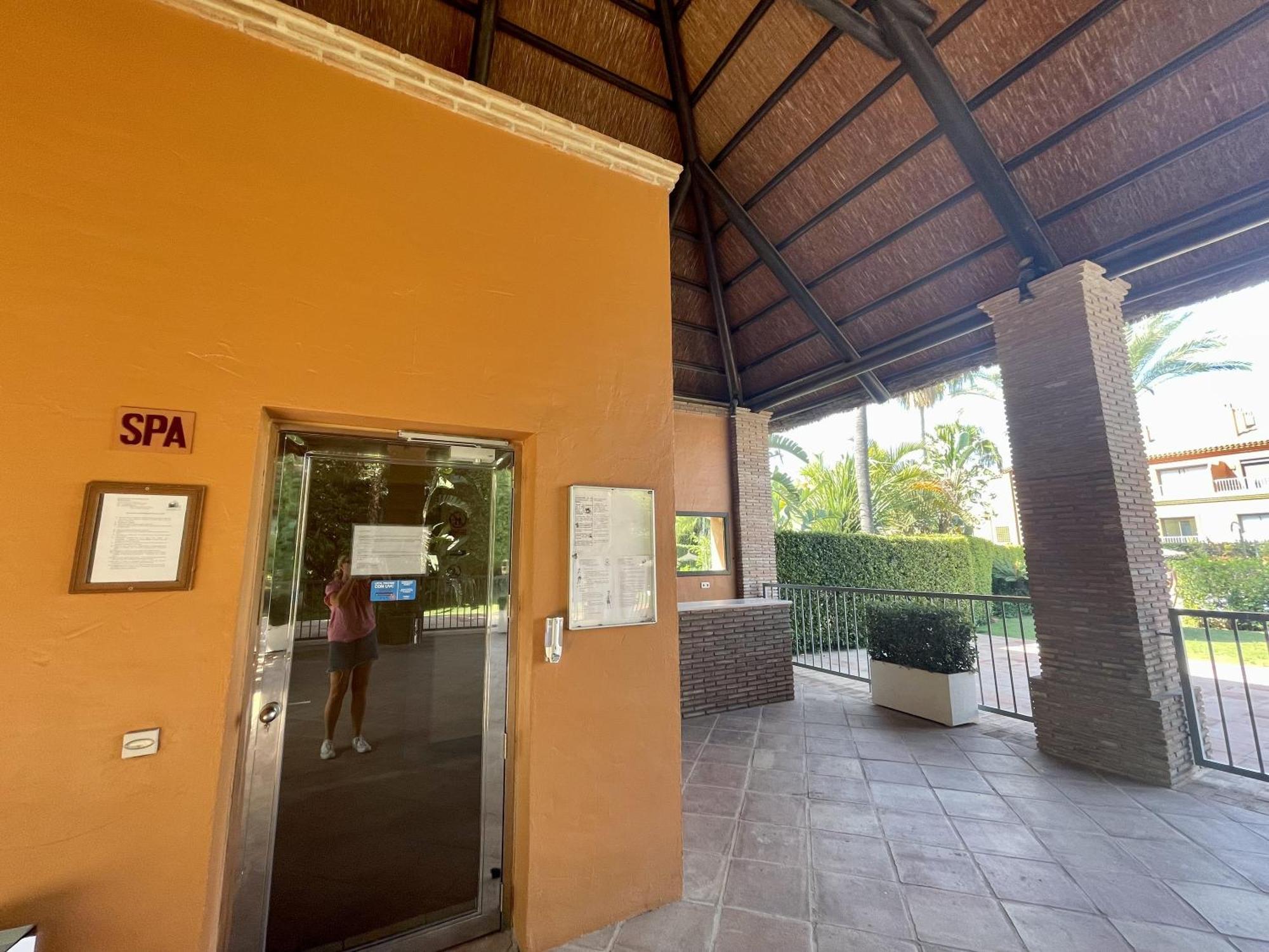 Luxury 2-bed In Benatalaya *