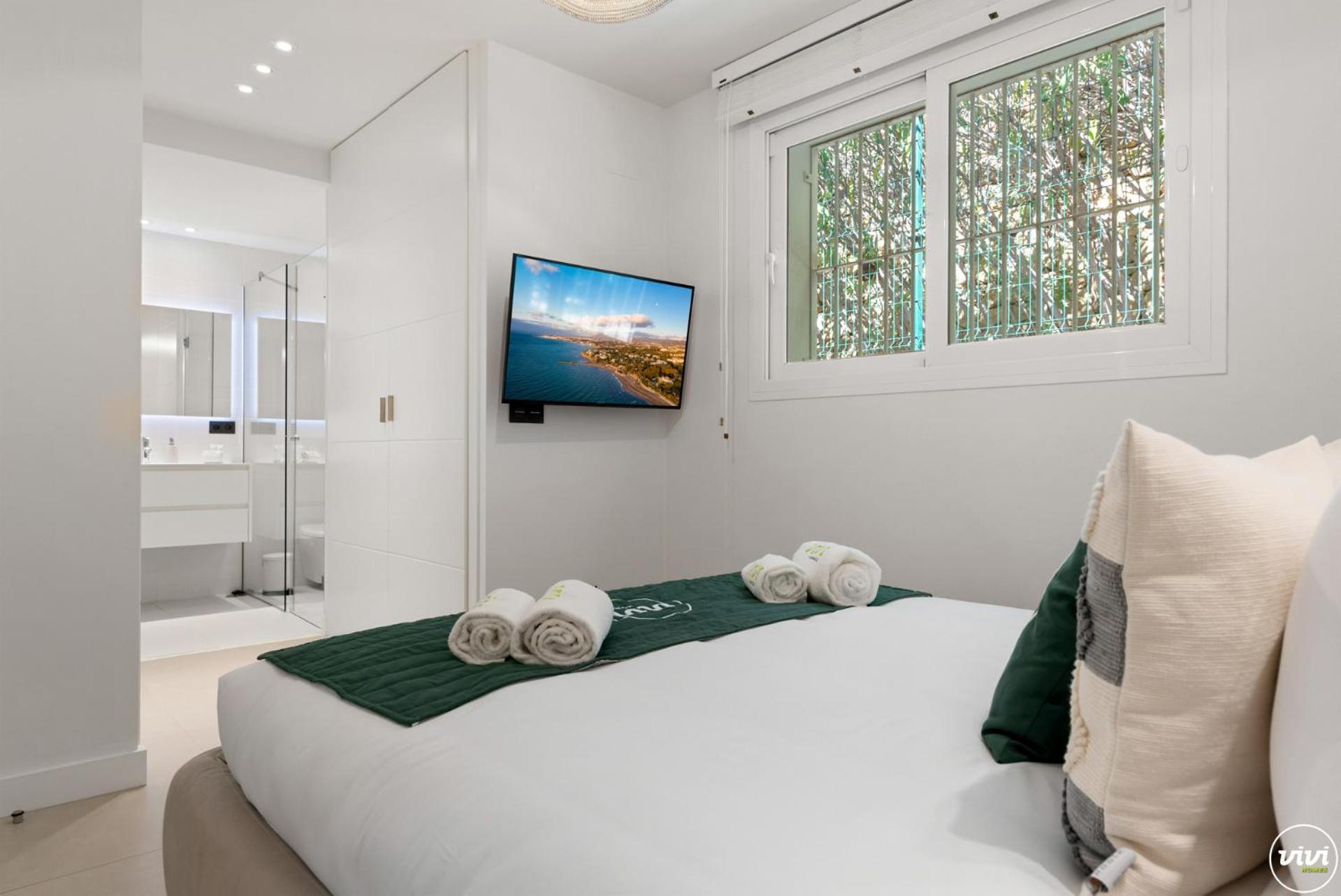 Vivi Homes -villa Carat Pool, Cinema, Golf & Terrace Estepona