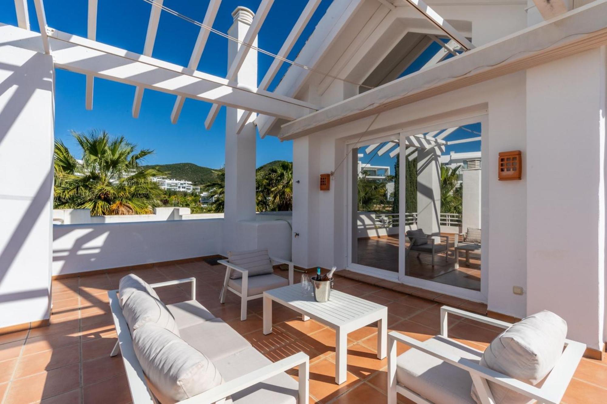 Al-321 Penthouse 3 Bedrooms Alcazaba Lagoon Apartment