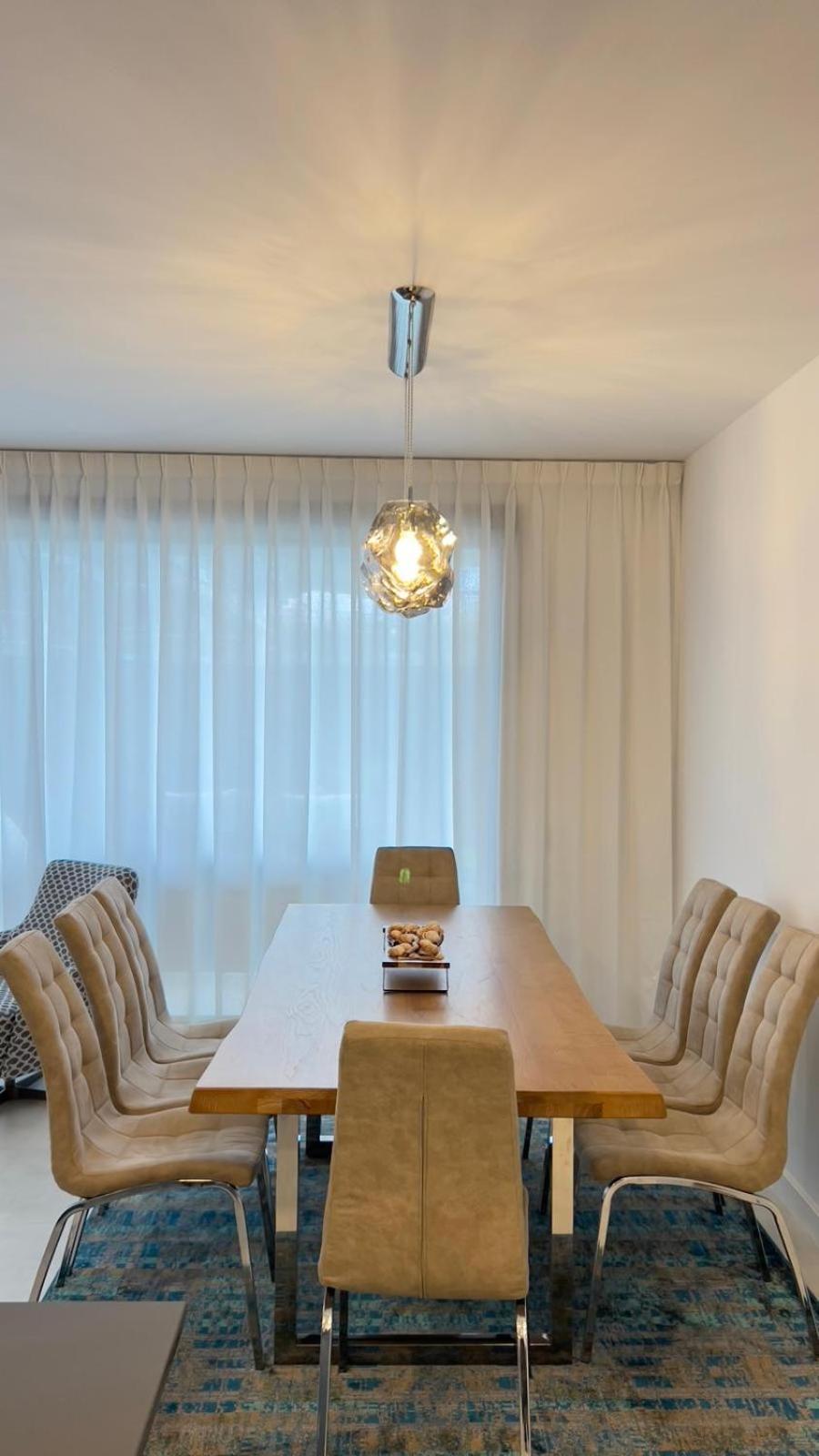New Spacious 4 Bedrooms In 10 Min Walk To The Apartment