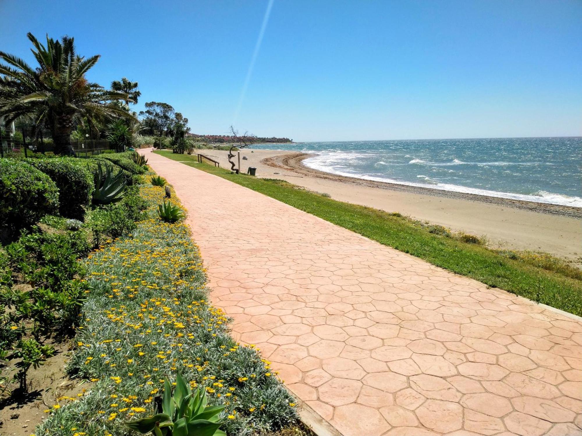 Sunflower House Apartamento Estepona