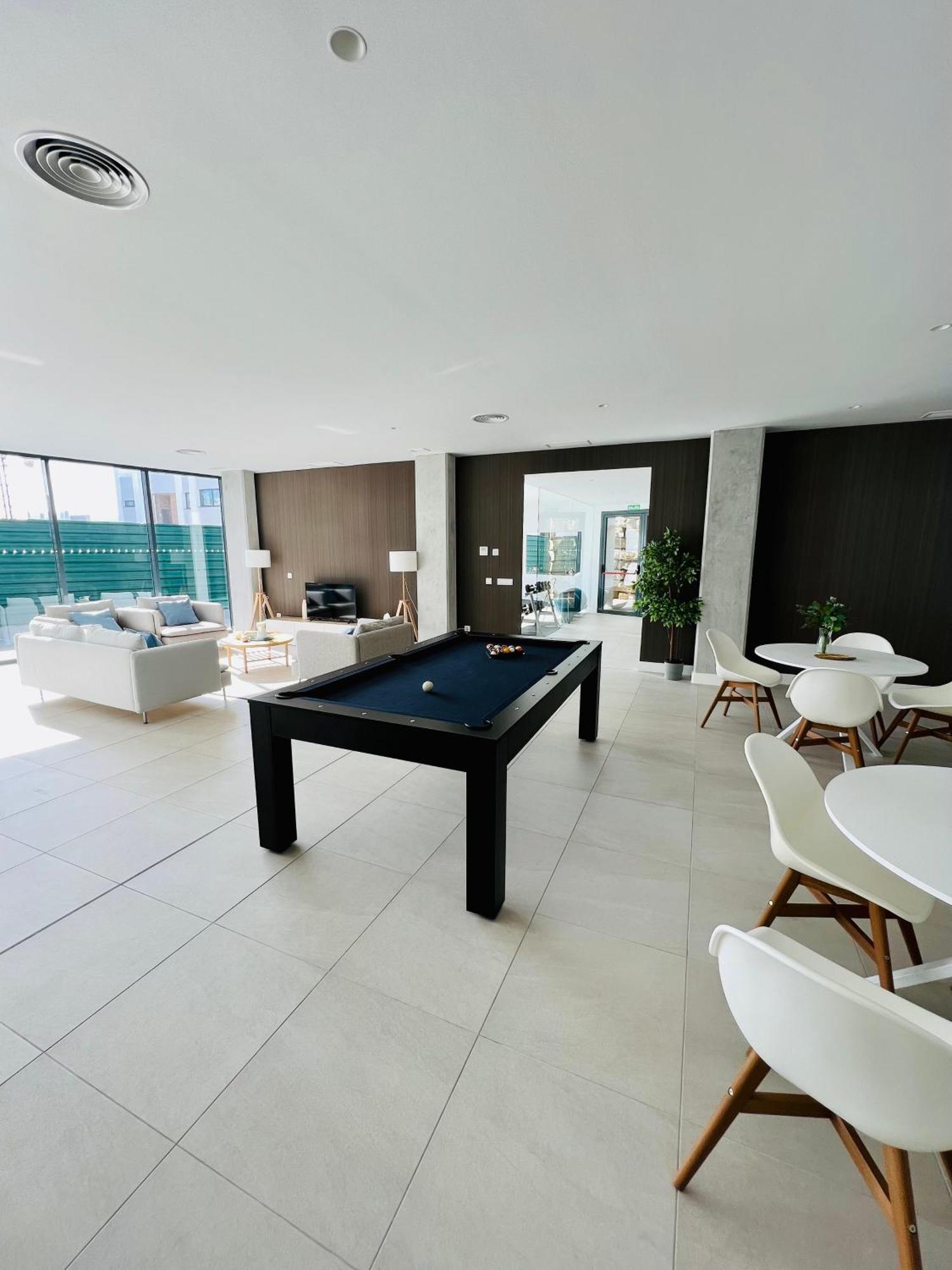 Moderne Et Cosy Avec Piscine, Jacuzzi, Salle De Sport Et Billard Estepona