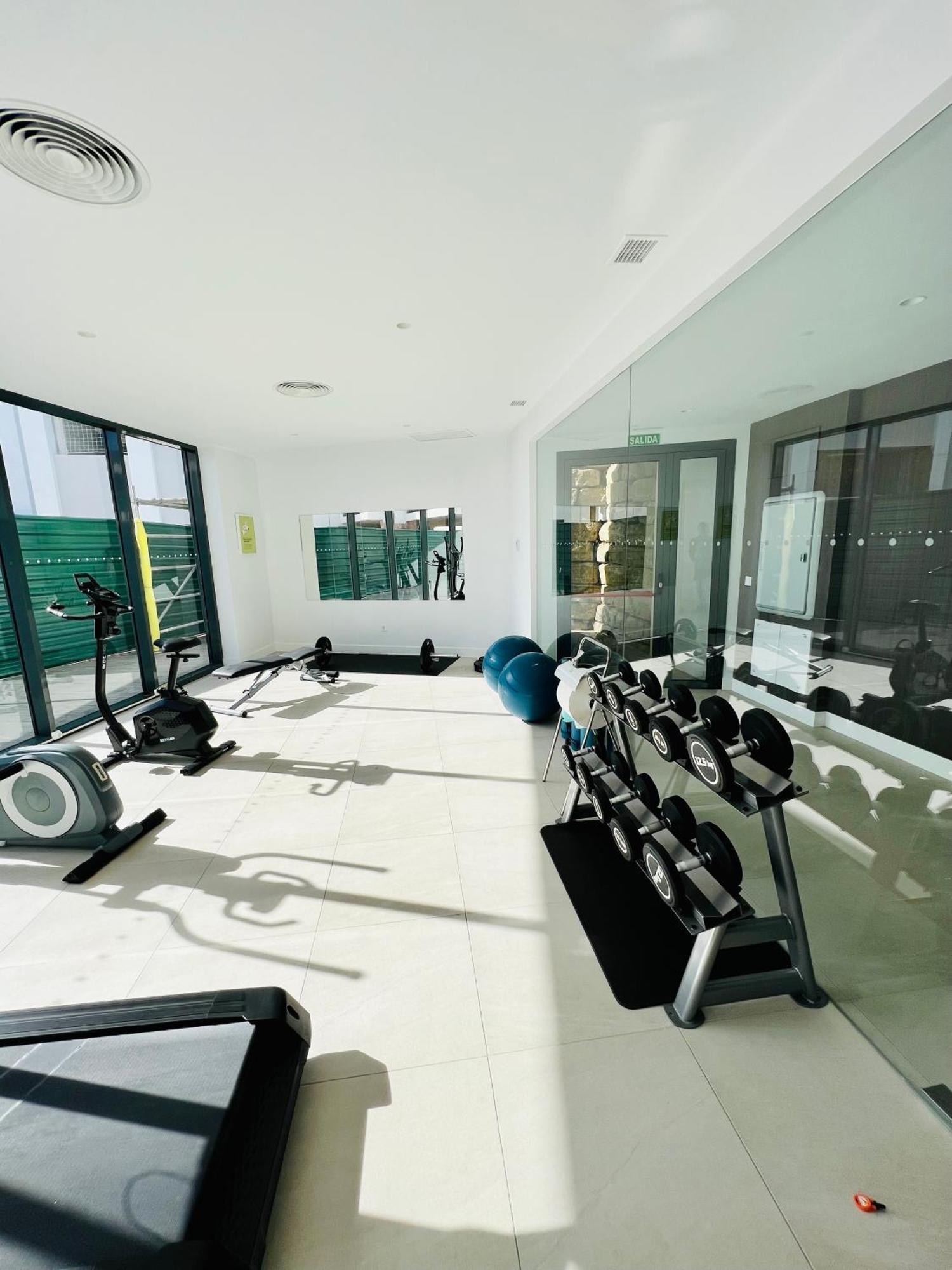 Apartment Moderne Et Cosy Avec Piscine, Jacuzzi, Salle De Sport Et Billard Estepona