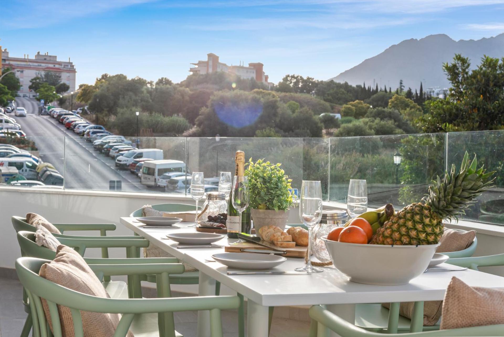 Apartment Modern 3-bedroom Family Centre Estepona