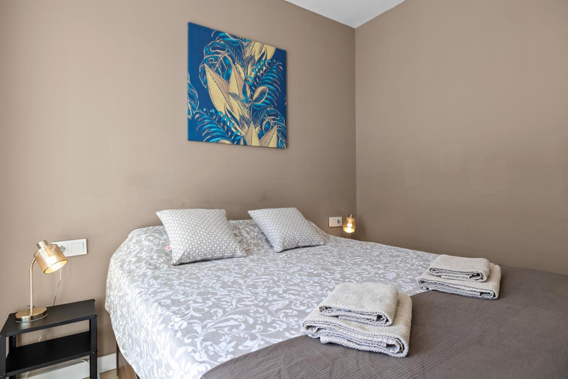 Luxury New Center - Private Parking Apartment