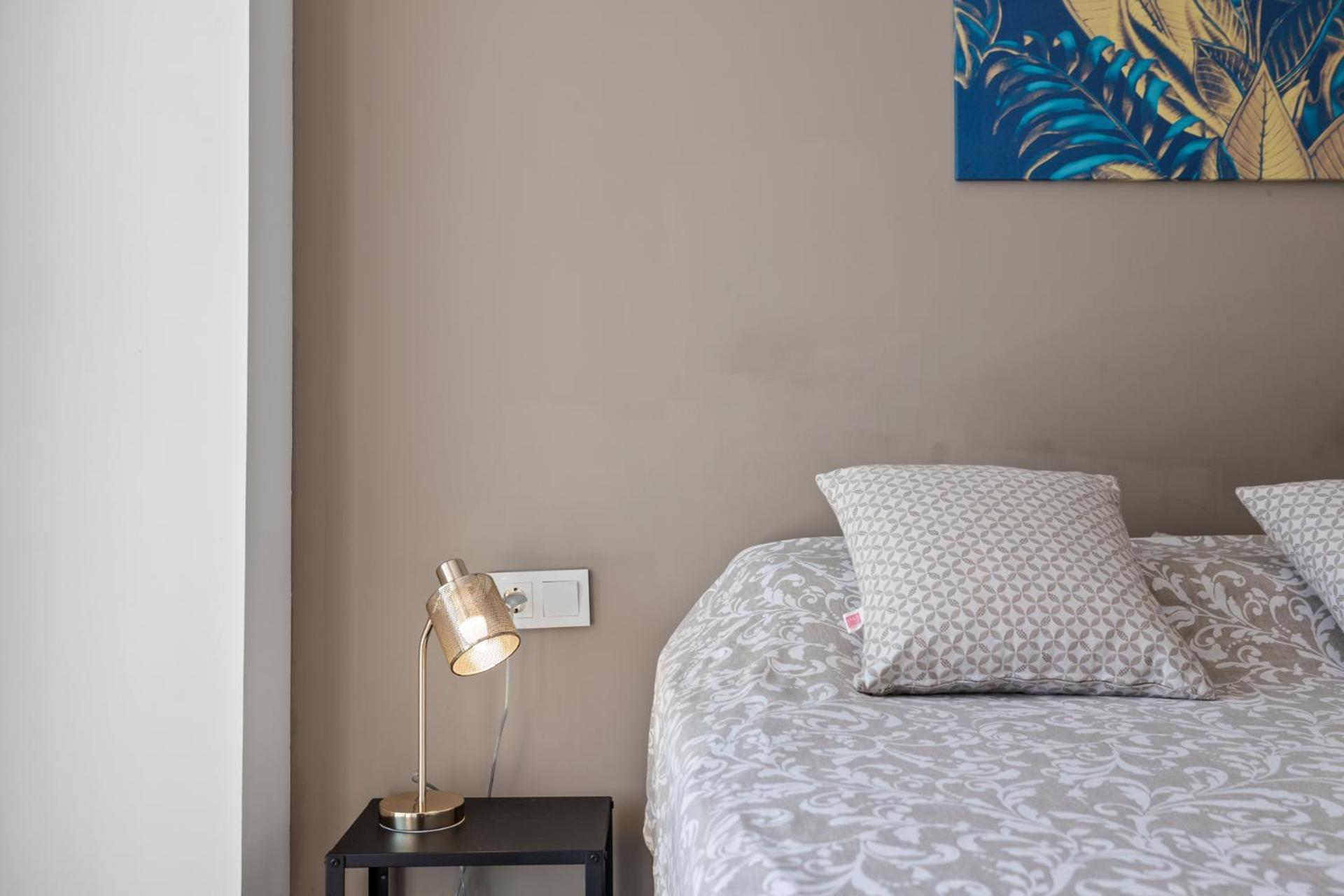 Luxury New Center - Private Parking Apartment *